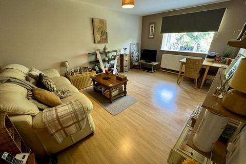 2 bedroom flat for sale, Huxley Close, Northolt