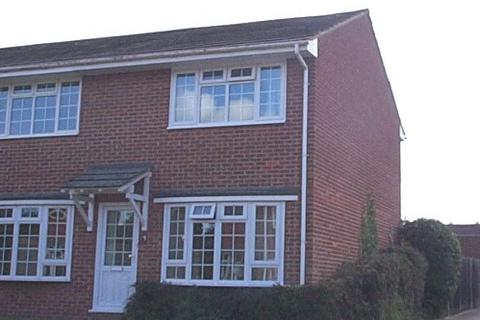 2 bedroom end of terrace house to rent, Juxon Close, Chichester PO19