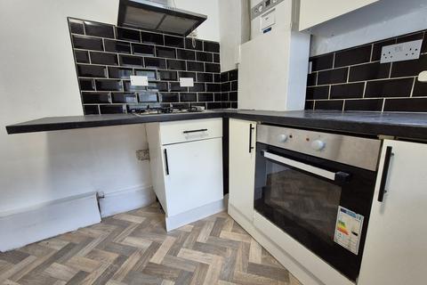 2 bedroom terraced house to rent, Wykeham Street, Liverpool L4