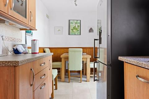 38 Merrilands Road, Worcester Park, KT4 8NX