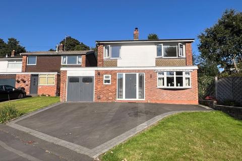 3 bedroom detached house for sale, Wallbridge Drive, Leek, ST13 8HL.