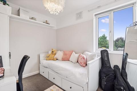 107 Speer Road, Thames Ditton, KT7 0PT
