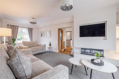 3 bedroom end of terrace house for sale, West Avenue, Lightcliffe, HX3