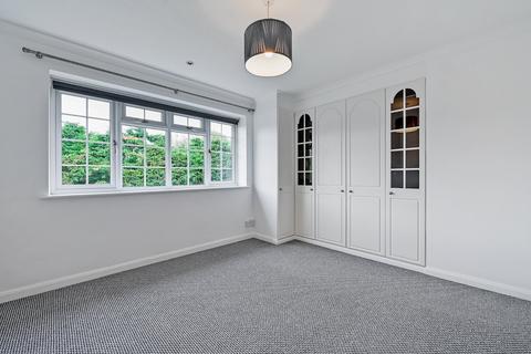 4 bedroom link detached house to rent, Knights Templar Way, High Wycombe, Buckinghamshire, HP11