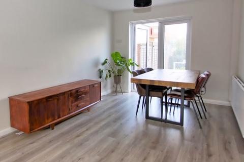 8 Fleetwood Close, Chalfont St Giles, HP8 4DP