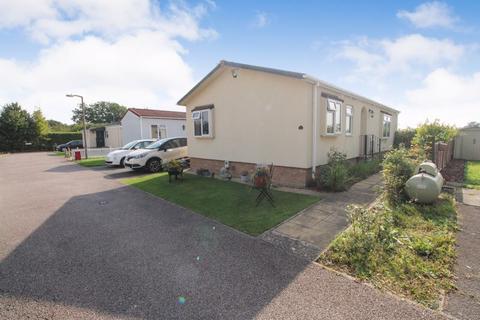 2 bedroom park home for sale, Woodland Drive, Bedford MK45