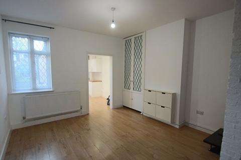 3 bedroom end of terrace house to rent, Standard Road, Bexleyheath DA6