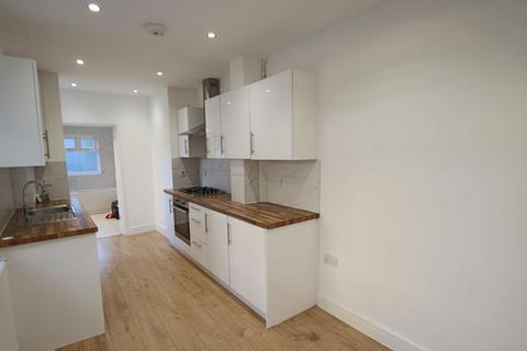 3 bedroom end of terrace house to rent, Standard Road, Bexleyheath DA6