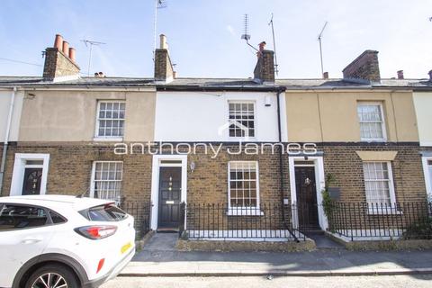 3 bedroom property to rent, East Terrace, Gravesend DA12