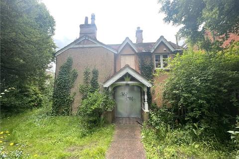 2 Lansdowne Road, Bedford, MK40 2BU