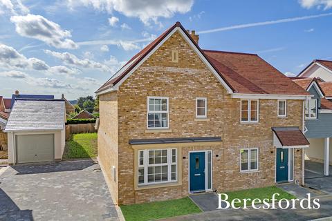 2 bedroom semi-detached house for sale, Hanningfield Park, Rettendon Common, CM3