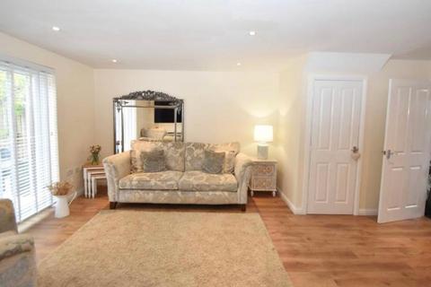 3 bedroom detached villa for sale, Birdston Drive, Stepps, Glasgow, G33 6FL