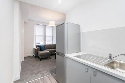 1 bedroom flat to rent, Caledonian Place, Edinburgh, EH11