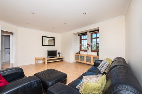 3 bedroom flat to rent, East Cromwell Street, Edinburgh, EH6