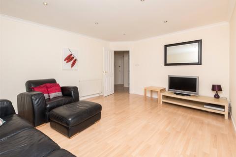 3 bedroom flat to rent, East Cromwell Street, Edinburgh, EH6