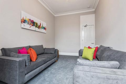 4 bedroom flat to rent, Morningside Road, Morningside, Edinburgh, EH10