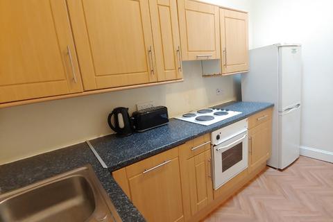 4 bedroom flat to rent, Haymarket Terrace, West End, Edinburgh, EH12