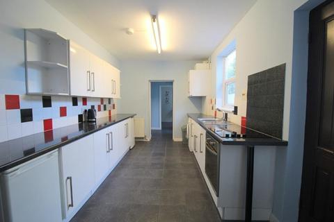 5 bedroom end of terrace house for sale, Edward Street, High Town, Luton, Bedfordshire, LU2 0NF