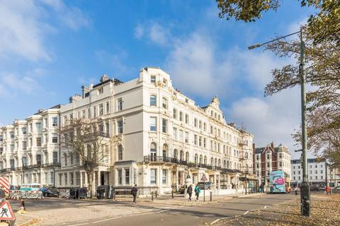 2 bedroom apartment to rent, Palmeira Avenue Mansions, Church Road, Hove, BN3 2FA