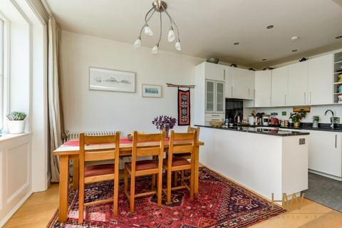 3 bedroom apartment for sale, Adelaide Crescent, Hove, BN3 2JL