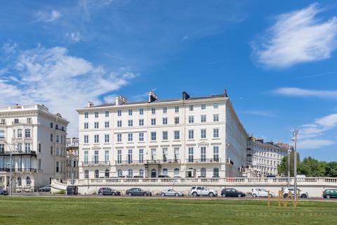 3 bedroom apartment for sale, Adelaide Crescent, Hove, BN3 2JL