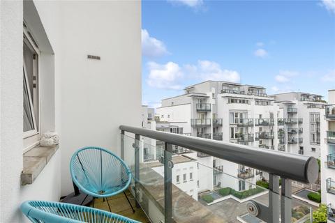 2 bedroom apartment to rent, Osiers Road, London SW18