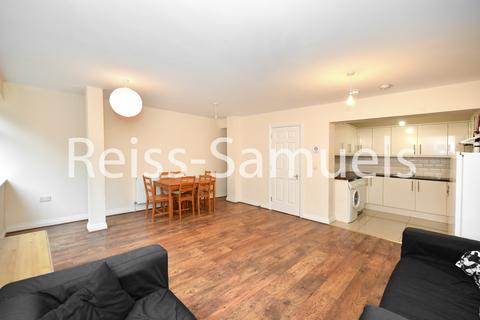 1 bedroom in a house share to rent, Ambassador Square, Isle of dogs, Canary Wharf, London E14