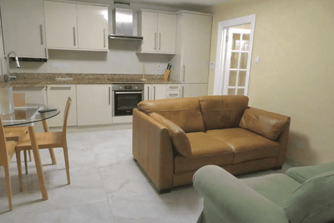 2 bedroom apartment to rent, Boyne Road, London, SE13