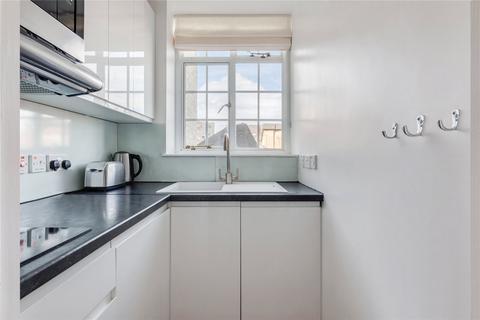 Apartment for sale, Queen Square, Bloomsbury, London, WC1N