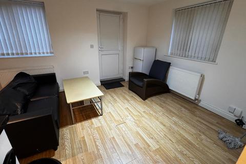 1 bedroom flat to rent, Lewis Drive, Newcastle upon Tyne NE4