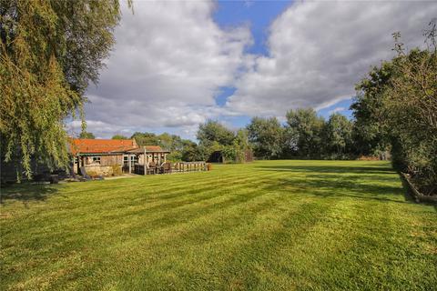 4 bedroom bungalow to rent, Coatham Stob, Elton