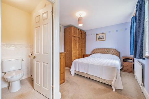 12 Edgewood Close, Crowthorne, RG45 6TA