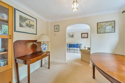 12 Edgewood Close, Crowthorne, RG45 6TA
