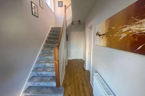 3 bedroom semi-detached house to rent, Park Avenue, Gosforth, Newcastle upon Tyne, NE3