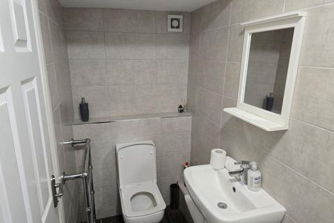 2 bedroom apartment to rent, Basement Flat,  Roker Terrace, Sunderland