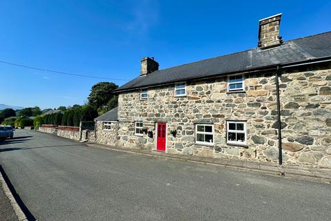 2 bedroom semi-detached house for sale, Blaenddol, 1 Meirion Terrace, Dolgellau LL40 2AT