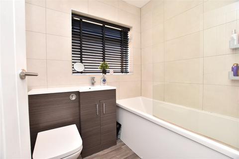 2 bedroom bungalow for sale, Field End Gardens, Leeds, West Yorkshire