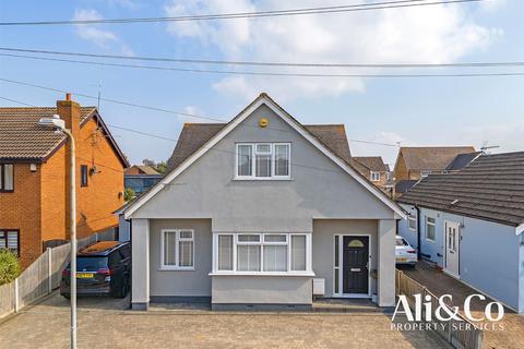 4 bedroom detached house for sale, Nelson Road, Orsett, Grays