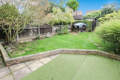 2 bedroom semi-detached house to rent, Field Avenue, Canterbury