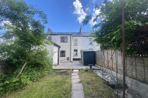 3 bedroom terraced house to rent, Tredydan Road, Launceston, Cornwall, PL15