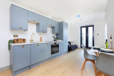 1 bedroom flat for sale, 367 Garratt Lane, Earlsfield, London, SW18