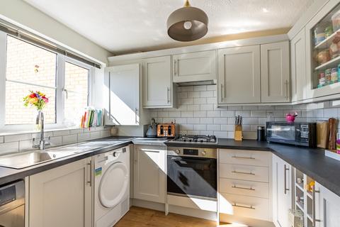 13 Orient Close, St Albans, AL1 1AJ