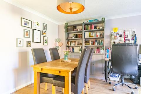 13 Orient Close, St Albans, AL1 1AJ