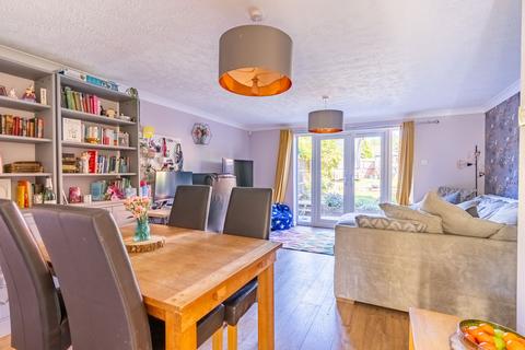 13 Orient Close, St Albans, AL1 1AJ