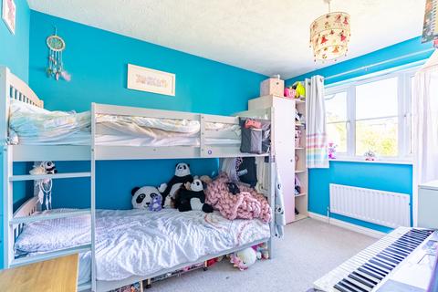 13 Orient Close, St Albans, AL1 1AJ