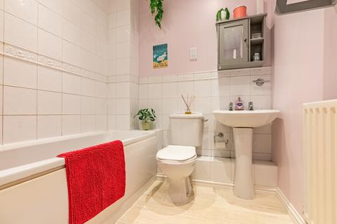 13 Orient Close, St Albans, AL1 1AJ