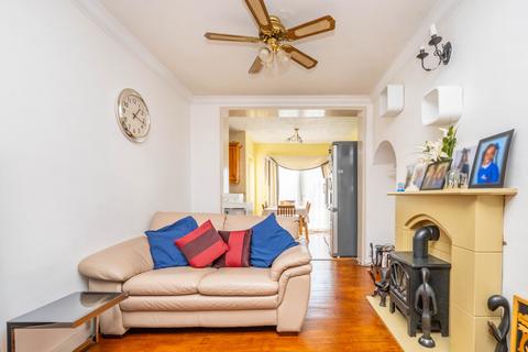 4 bedroom terraced house for sale, Aragon Road, Morden SM4