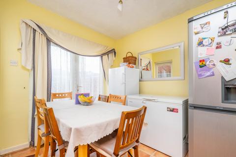 4 bedroom terraced house for sale, Aragon Road, Morden SM4