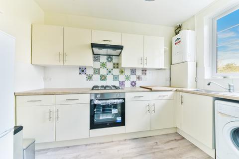 3 bedroom maisonette to rent, Coombe Lane, London SW20