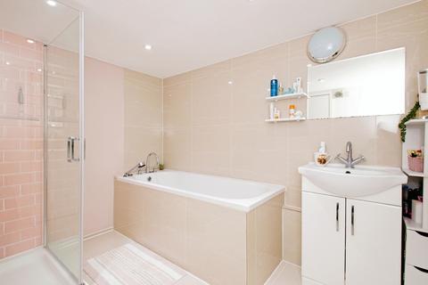 2 bedroom flat for sale, Floyd Road, London SE7